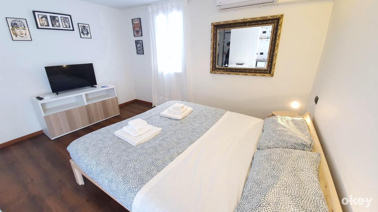 Apartament La Terrazza Tra I Tetti Studio - Centro
